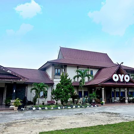 Oyo 627 Tirta Kencana Syariah Hotel Pekanbaru Eksteriør billede