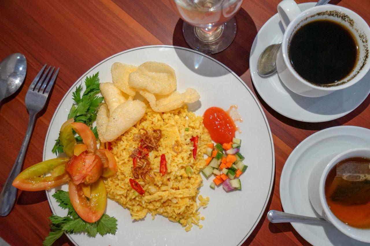 Oyo 627 Tirta Kencana Syariah Hotel Pekanbaru Eksteriør billede