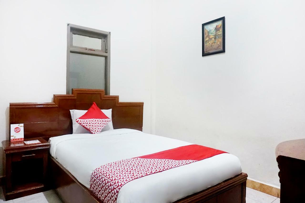 Oyo 627 Tirta Kencana Syariah Hotel Pekanbaru Eksteriør billede