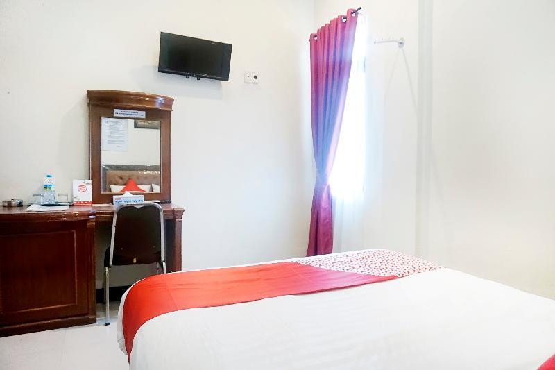 Oyo 627 Tirta Kencana Syariah Hotel Pekanbaru Eksteriør billede
